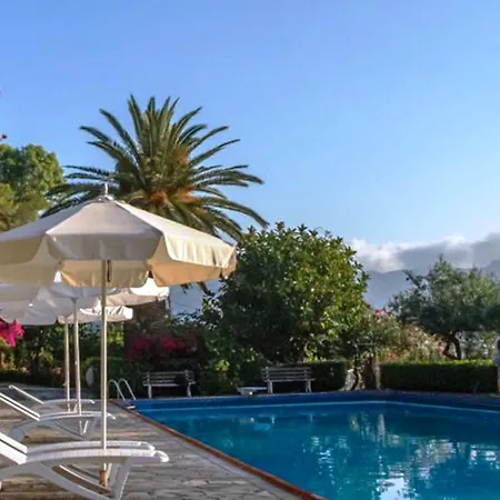 Douka Sea Front Residencies Appartement