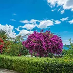 Douka Sea Front Residencies Daire