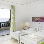Douka Sea Front Residencies