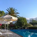 Douka Sea Front Residencies Daire