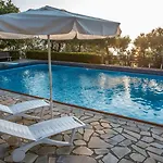 Lejlighed Douka Sea Front Residencies *