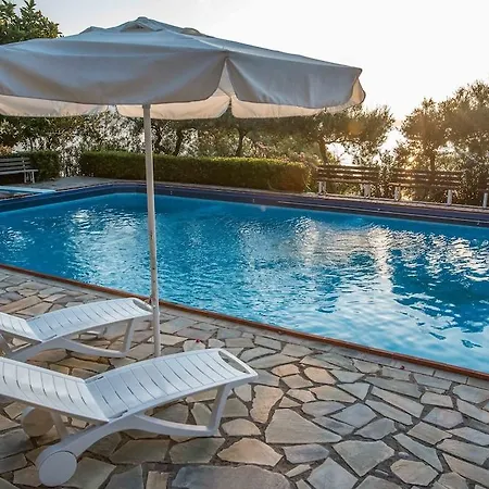 Douka Sea Front Residencies *