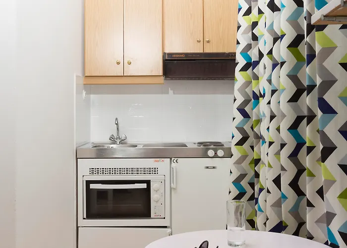 아파트 Douka Sea Front Residencies 모넴바시아