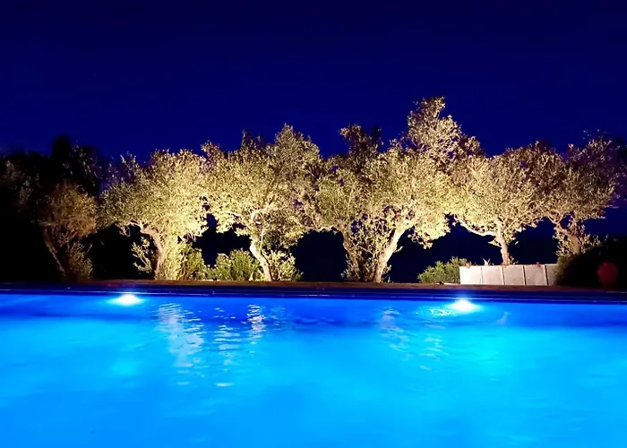 아파트 Douka Sea Front Residencies