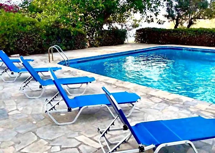 Douka Sea Front Residencies * モネンバシア