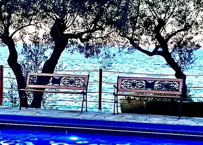 Douka Sea Front Residencies アパート