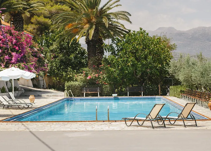 Douka Sea Front Residencies モネンバシア