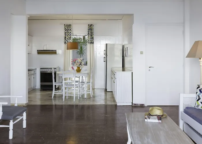 Douka Sea Front Residencies * モネンバシア
