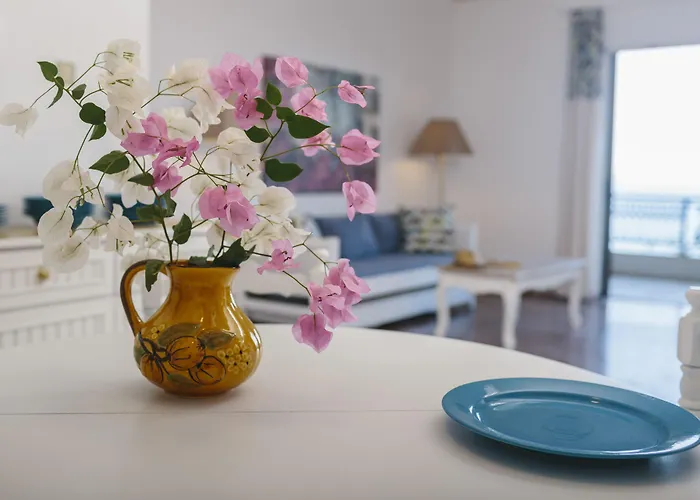 아파트 Douka Sea Front Residencies *