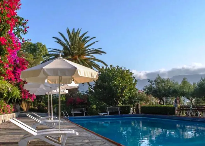 Douka Sea Front Residencies 아파트