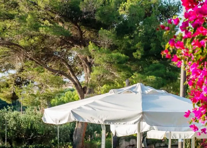 Douka Sea Front Residencies 아파트 모넴바시아