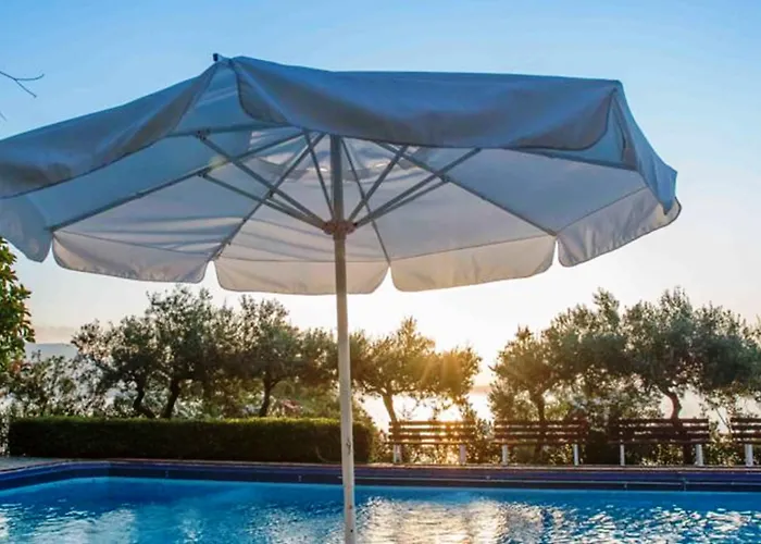 아파트 Douka Sea Front Residencies *